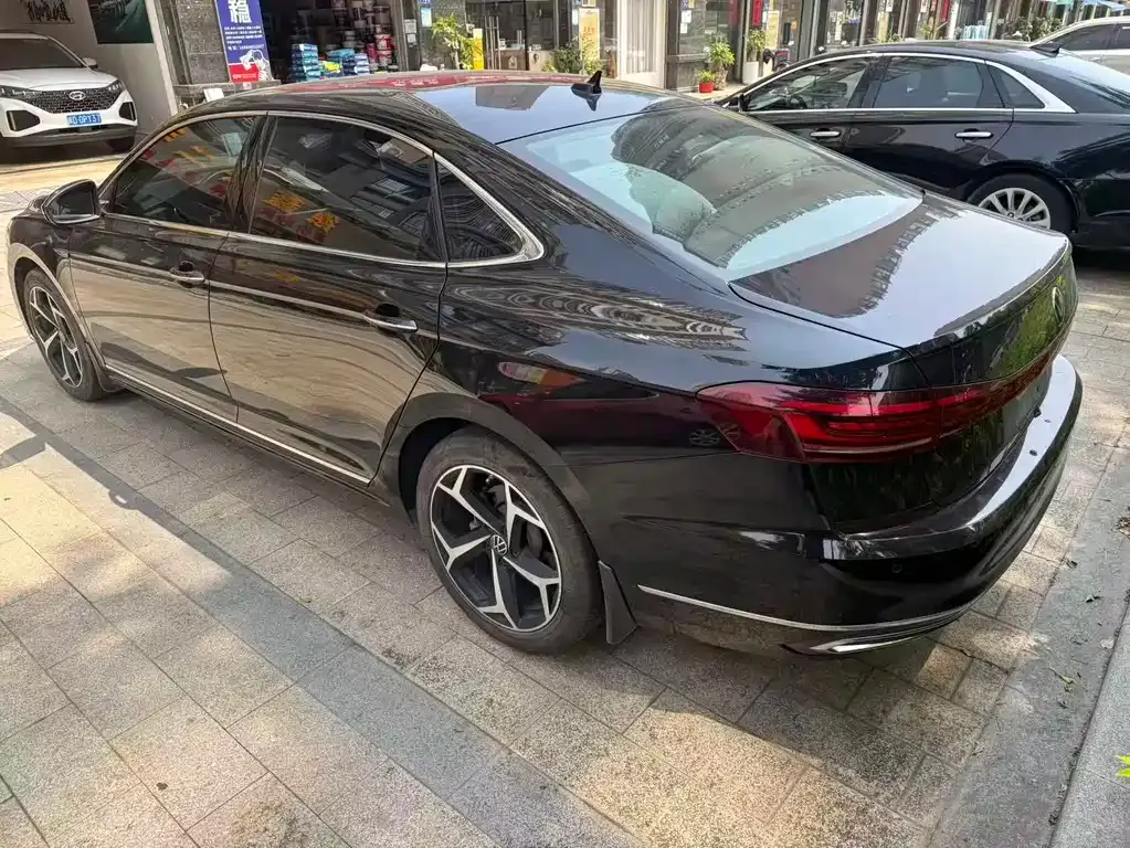 Volkswagen Passat — фото 6