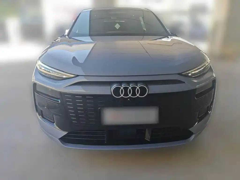 Audi Q6L e-tron — фото 2