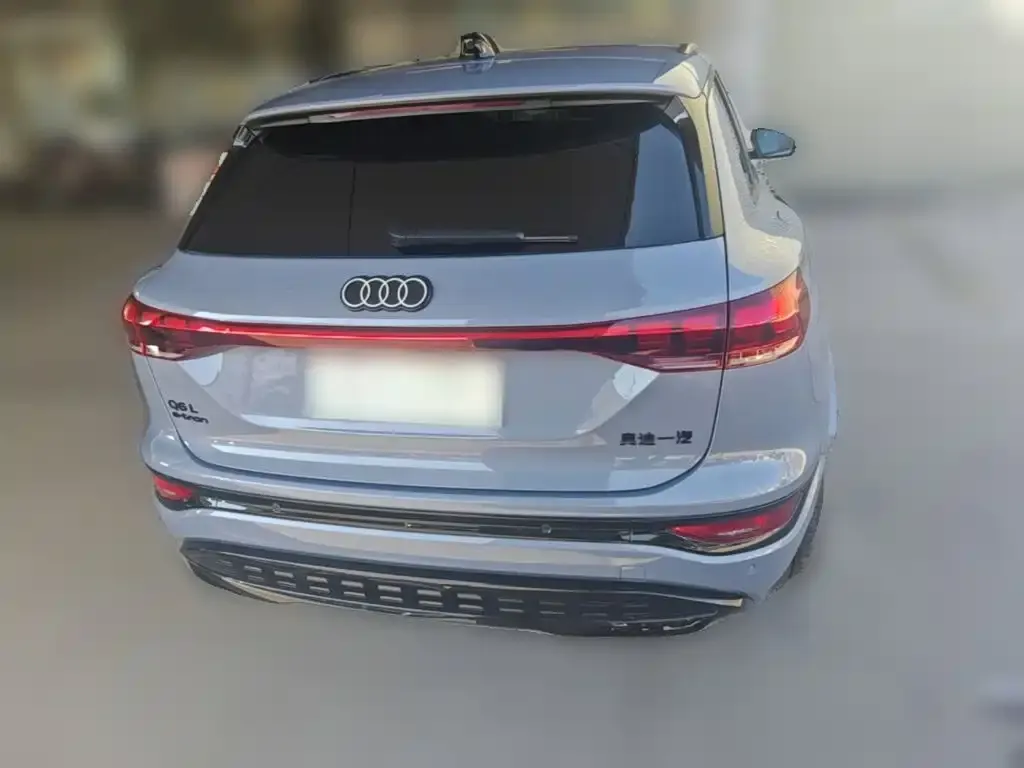 Audi Q6L e-tron — фото 10