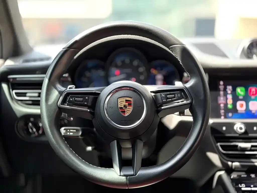 Porsche Macan — фото 10