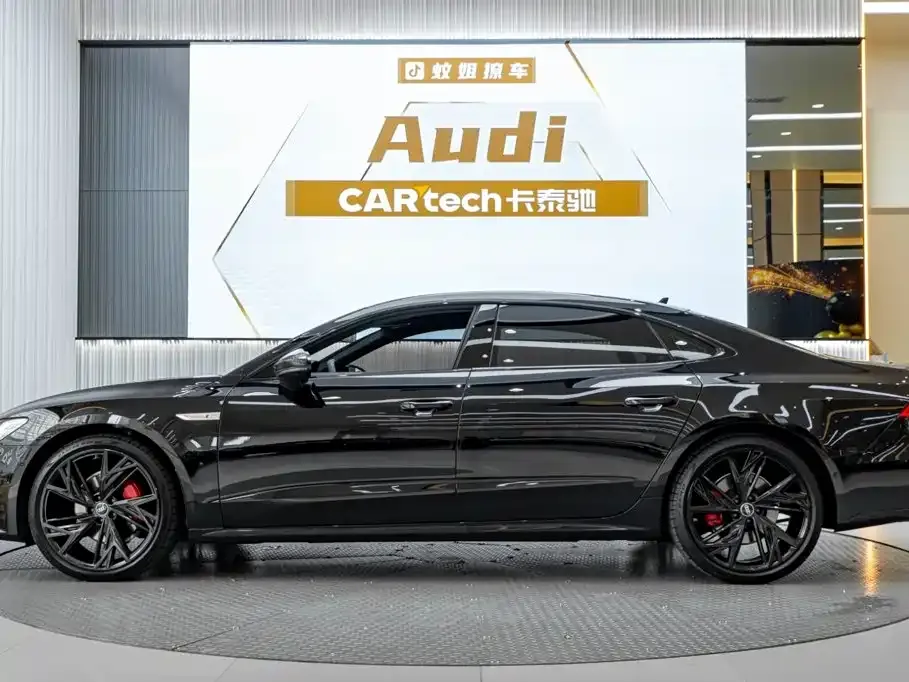 Audi A7L — фото 9