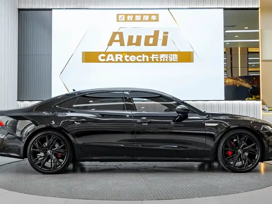 Audi A7L — фото 6