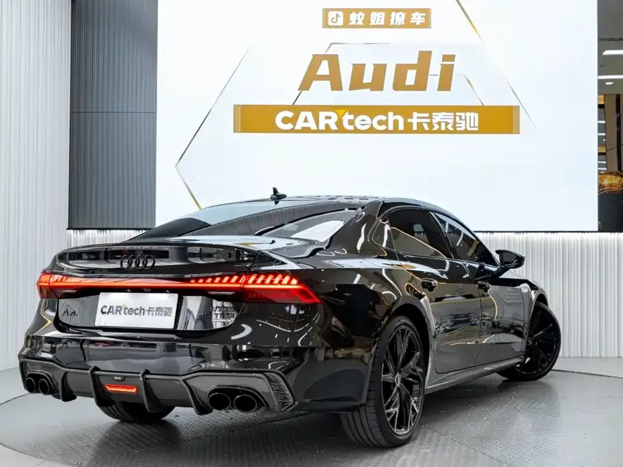 Audi A7L — фото 7