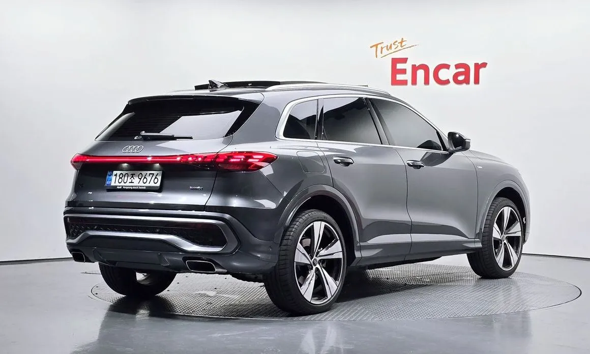 Audi Q5 — фото 8