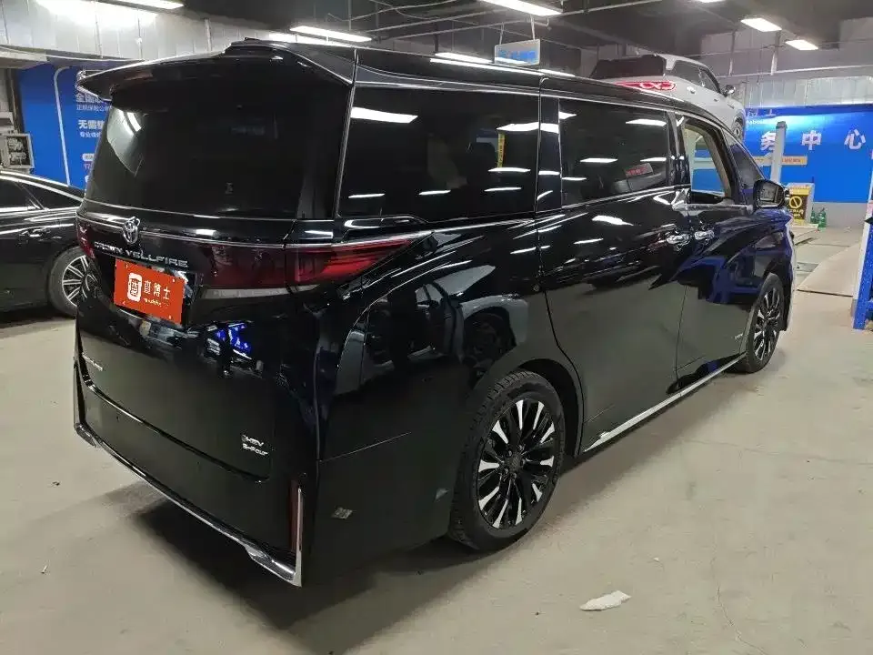 Toyota Vellfire — фото 6