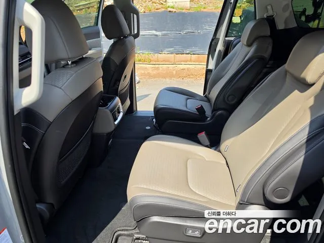 Kia Carnival — фото 10