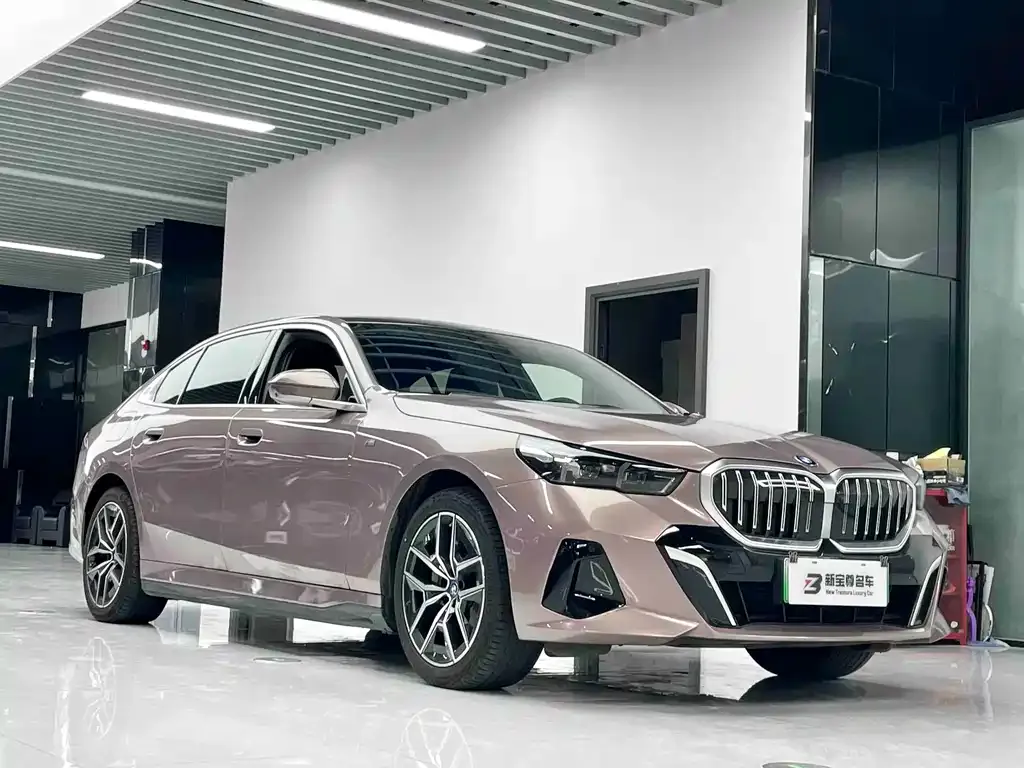 BMW i5 — фото 9