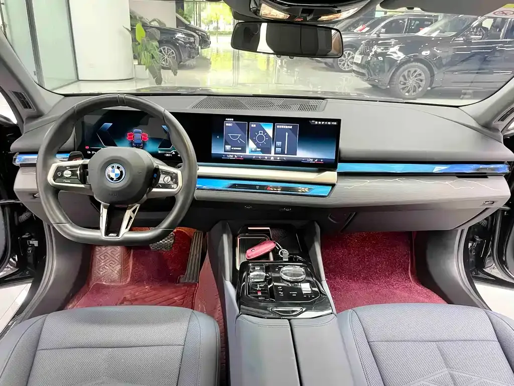 BMW i5 — фото 10