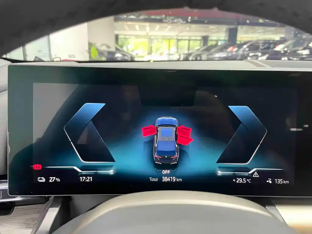 BMW i5 — фото 2