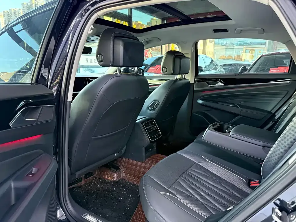 Volkswagen Passat — фото 7