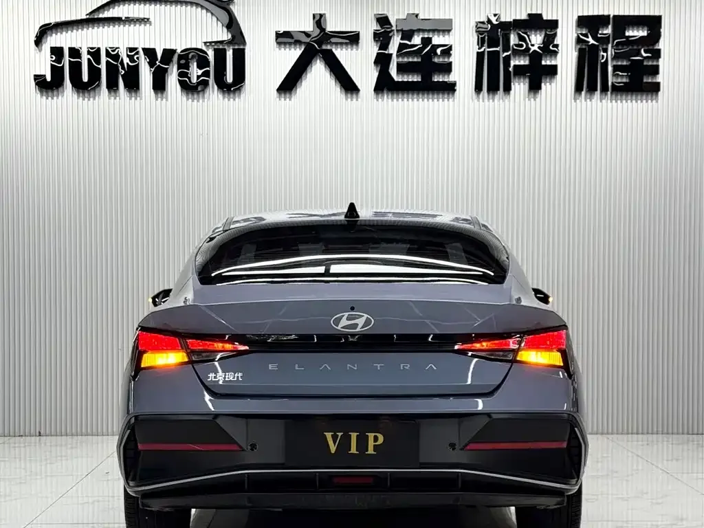 Hyundai Elantra — фото 3