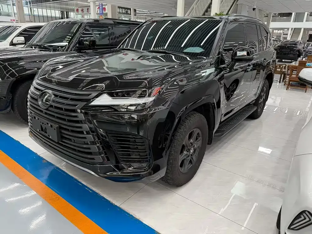 Lexus LX — фото 8
