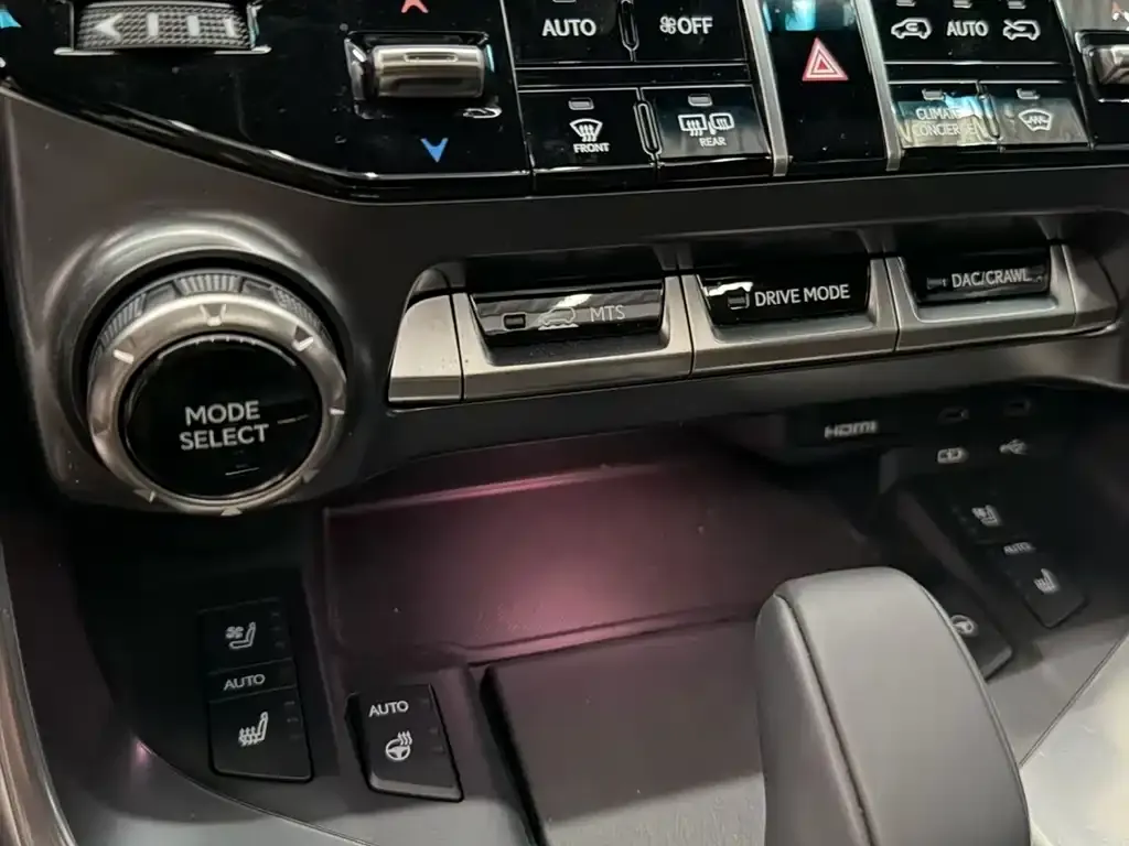 Lexus LX — фото 9