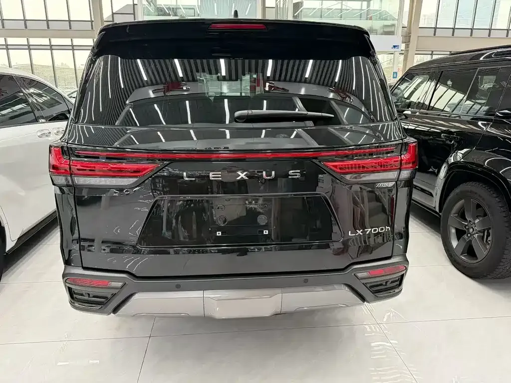 Lexus LX — фото 3