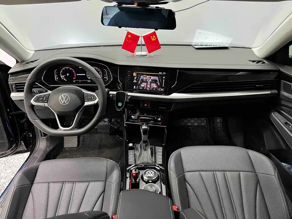 Volkswagen Passat — фото 8