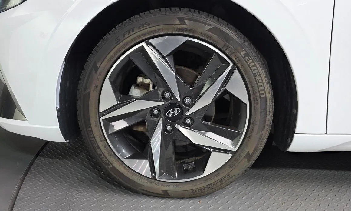 Hyundai AVANTE — фото 9