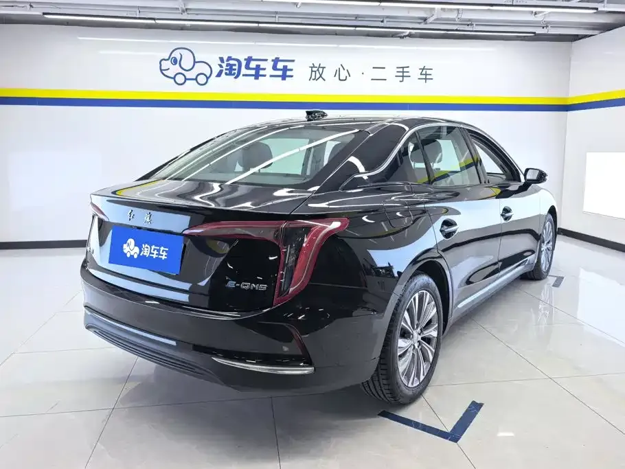 Hongqi E-QM5 — фото 9