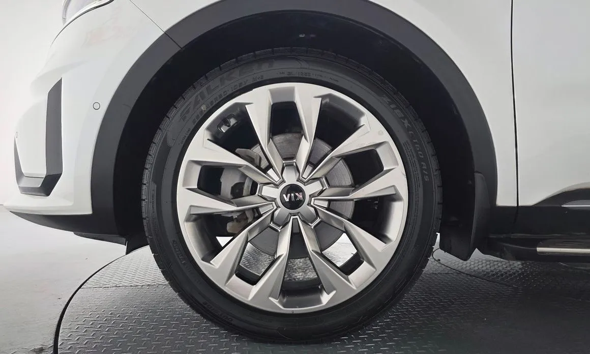 Kia Sorento — фото 7