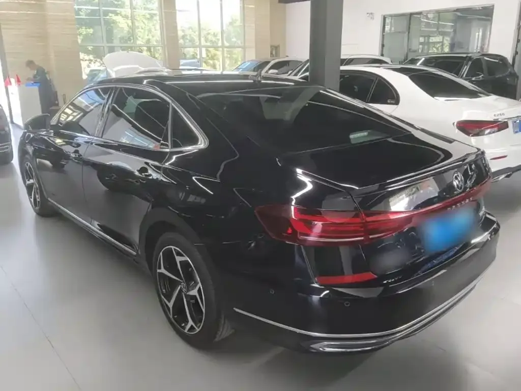 Volkswagen Passat — фото 5