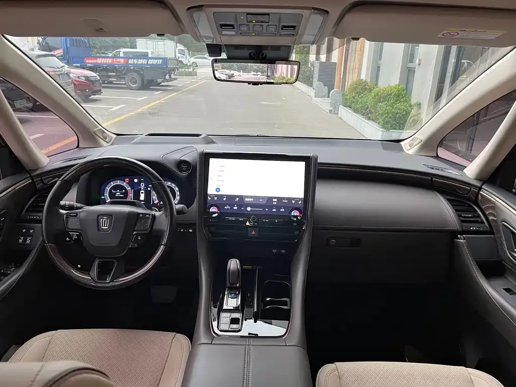 Toyota Vellfire — фото 7