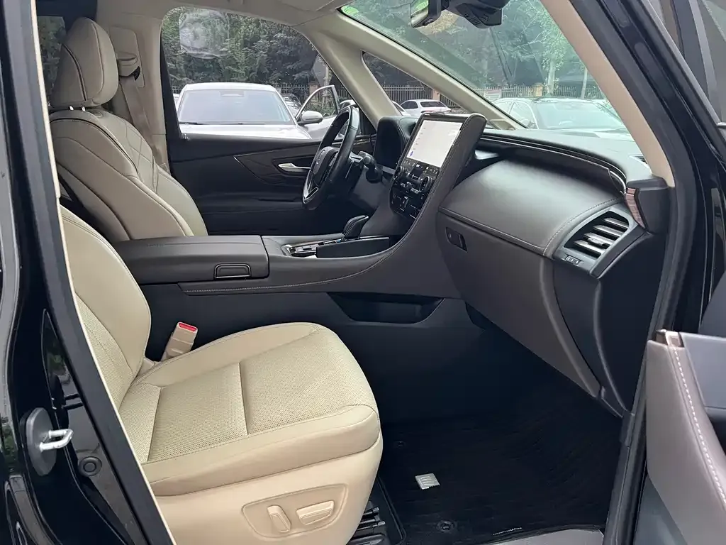 Toyota Vellfire — фото 6