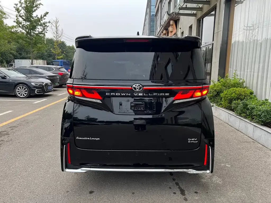 Toyota Vellfire — фото 9