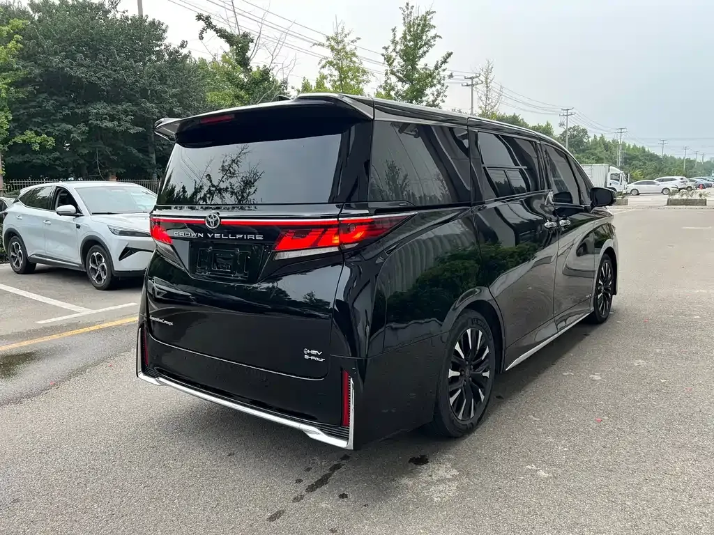 Toyota Vellfire — фото 8
