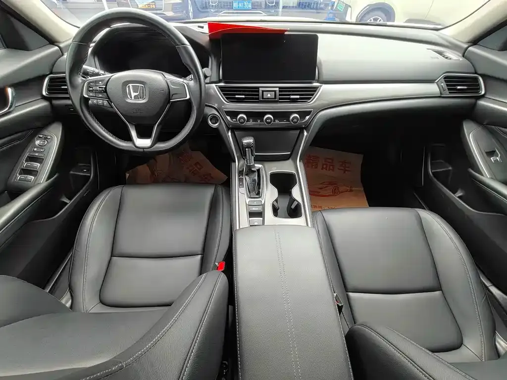 Honda Accord — фото 8