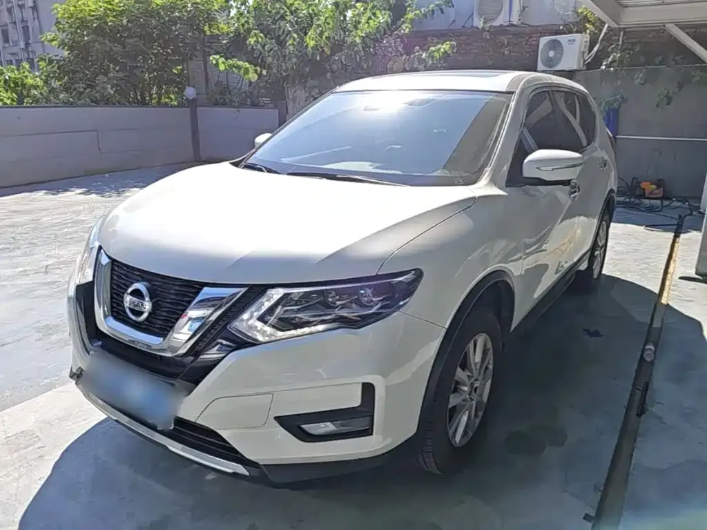 Nissan X-Trail — фото 1