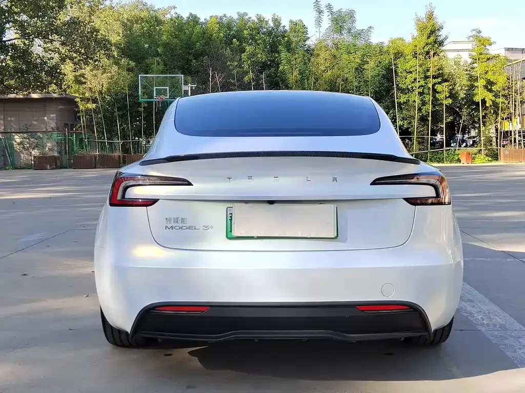 Tesla Model 3 — фото 7