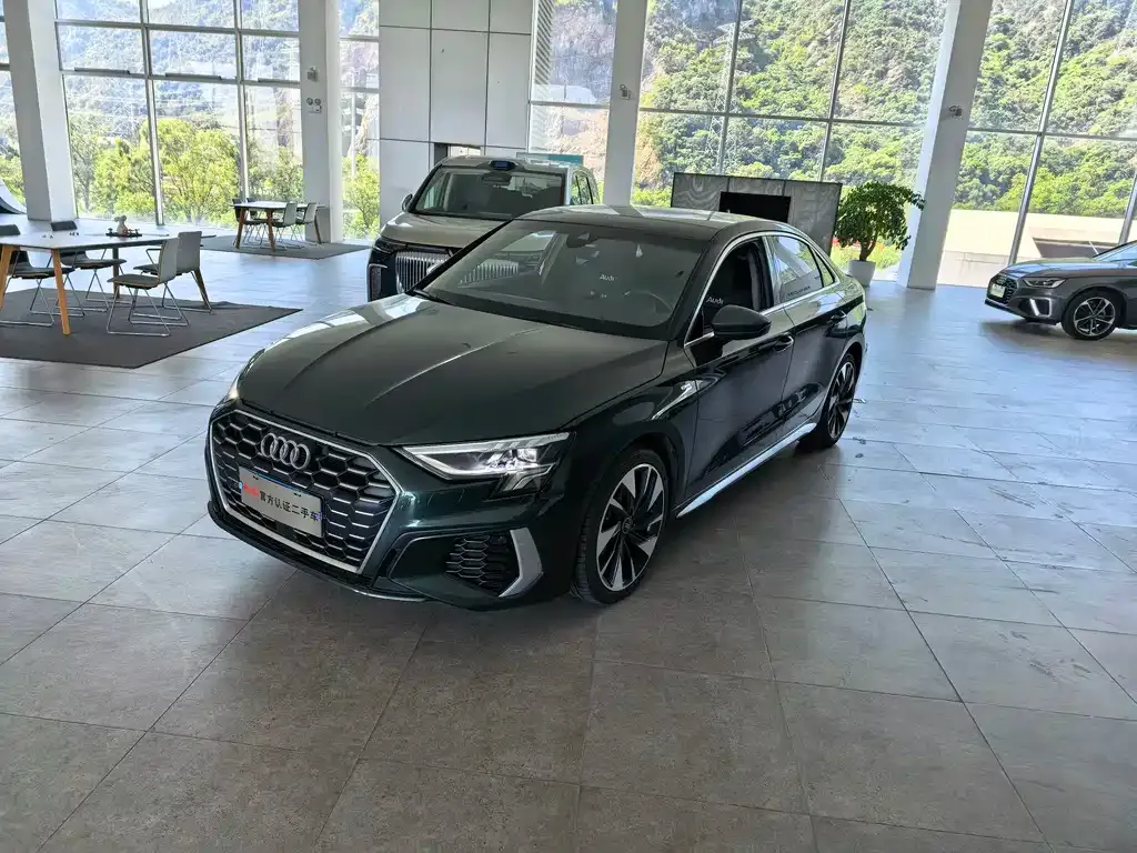 Audi A3 — фото 1