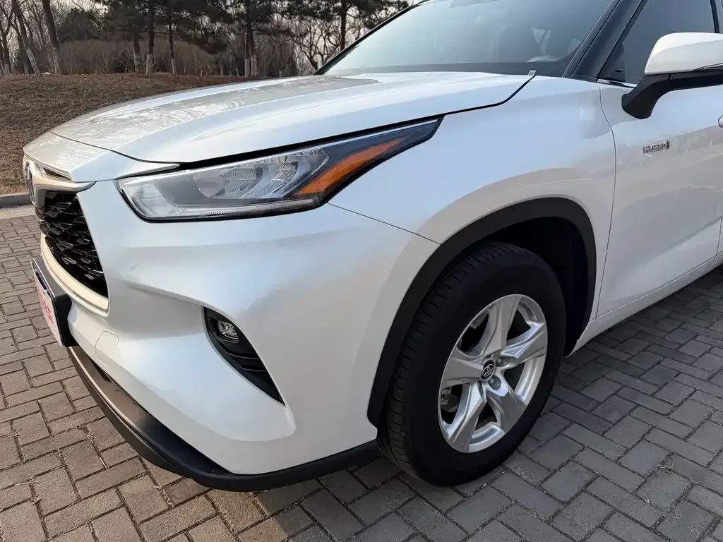 Toyota Highlander — фото 2