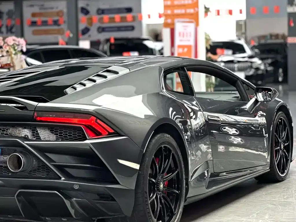 Lamborghini Huracan — фото 10