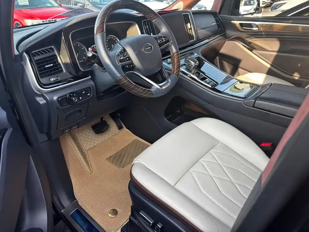 GAC Motor Trumpchi M8 — фото 9