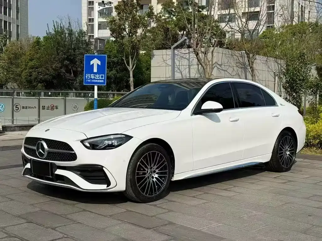 Mercedes-Benz C-Class — фото 1