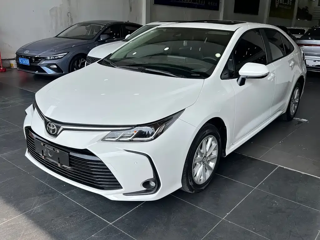 Toyota Corolla — фото 1