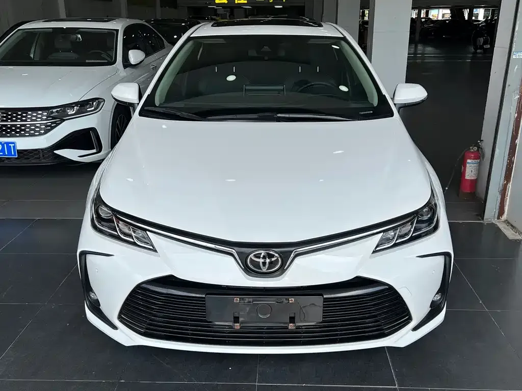 Toyota Corolla — фото 9