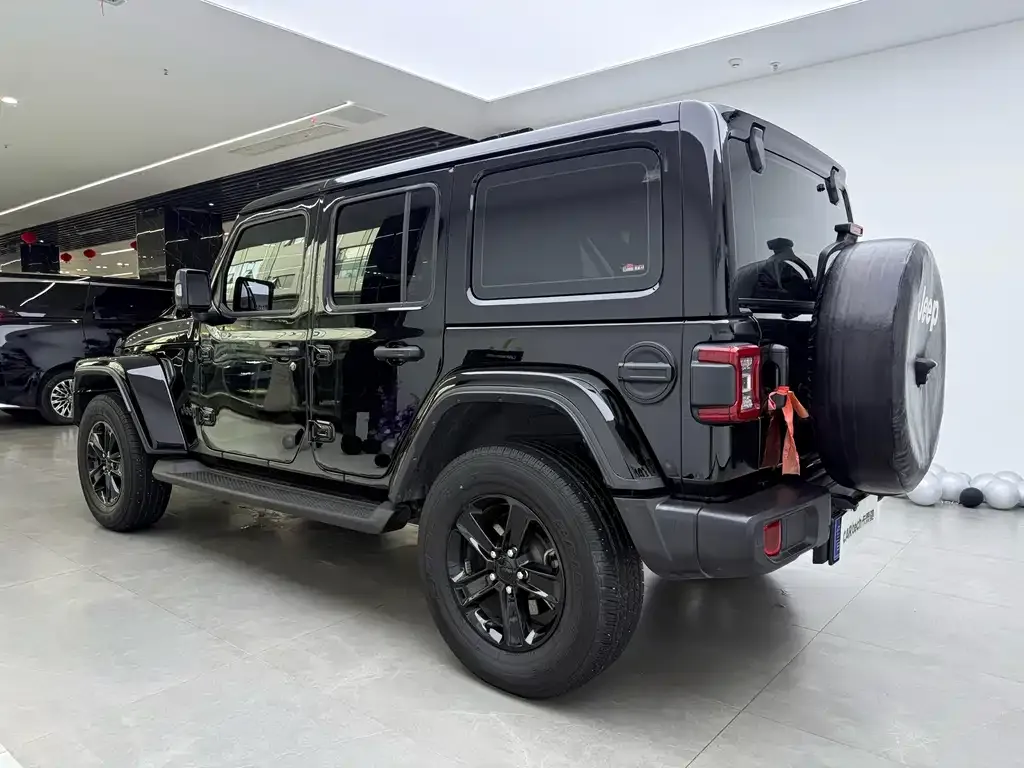 Jeep Wrangler — фото 3