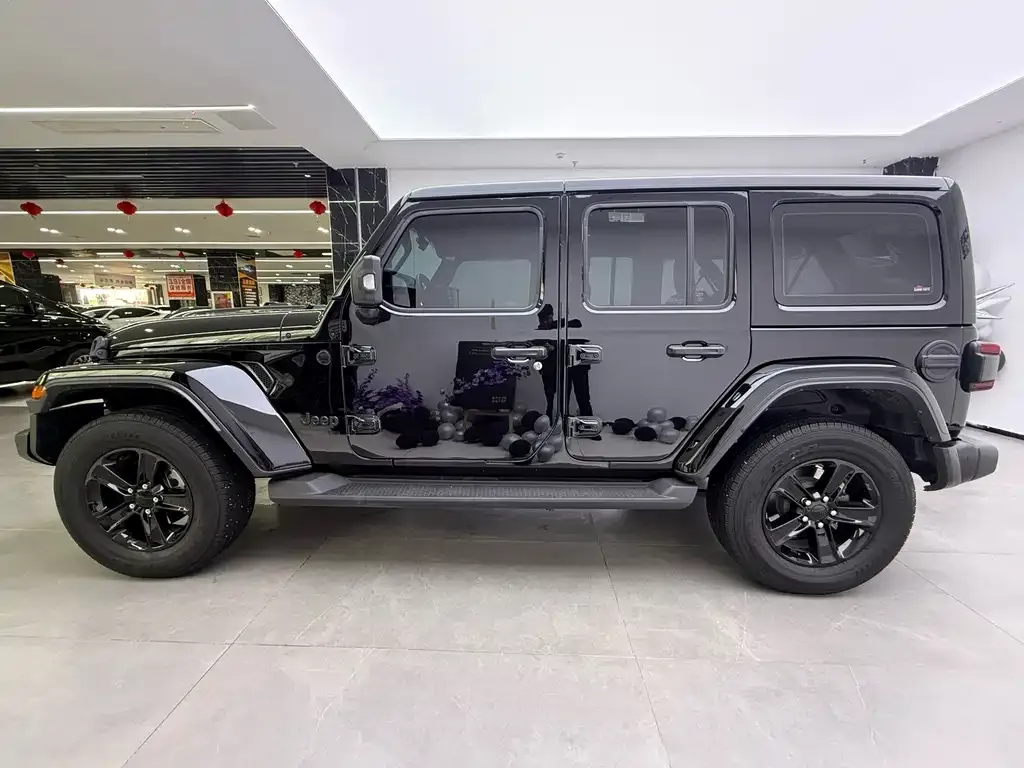Jeep Wrangler — фото 10