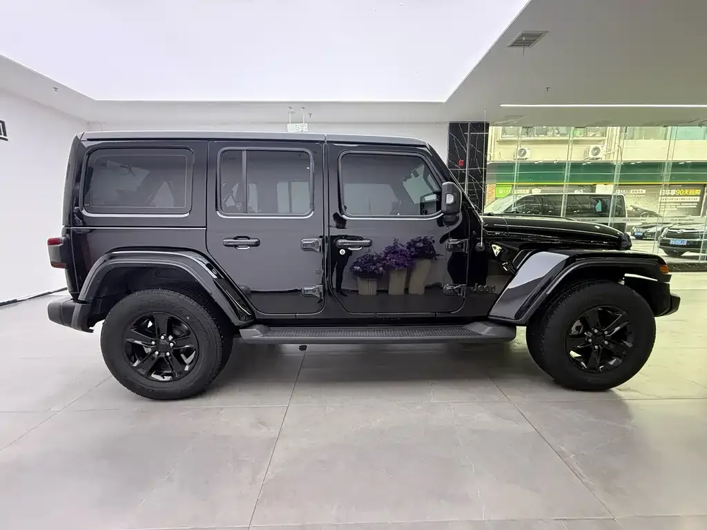 Jeep Wrangler — фото 8