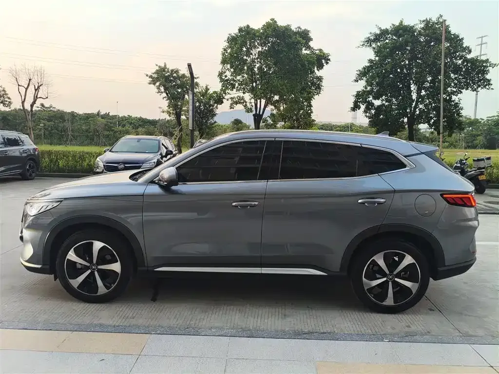 BYD PLUS New Energy — фото 5