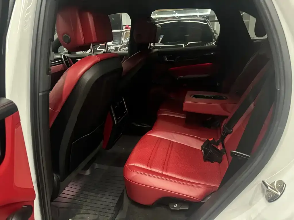 Porsche Cayenne Hybrid — фото 10