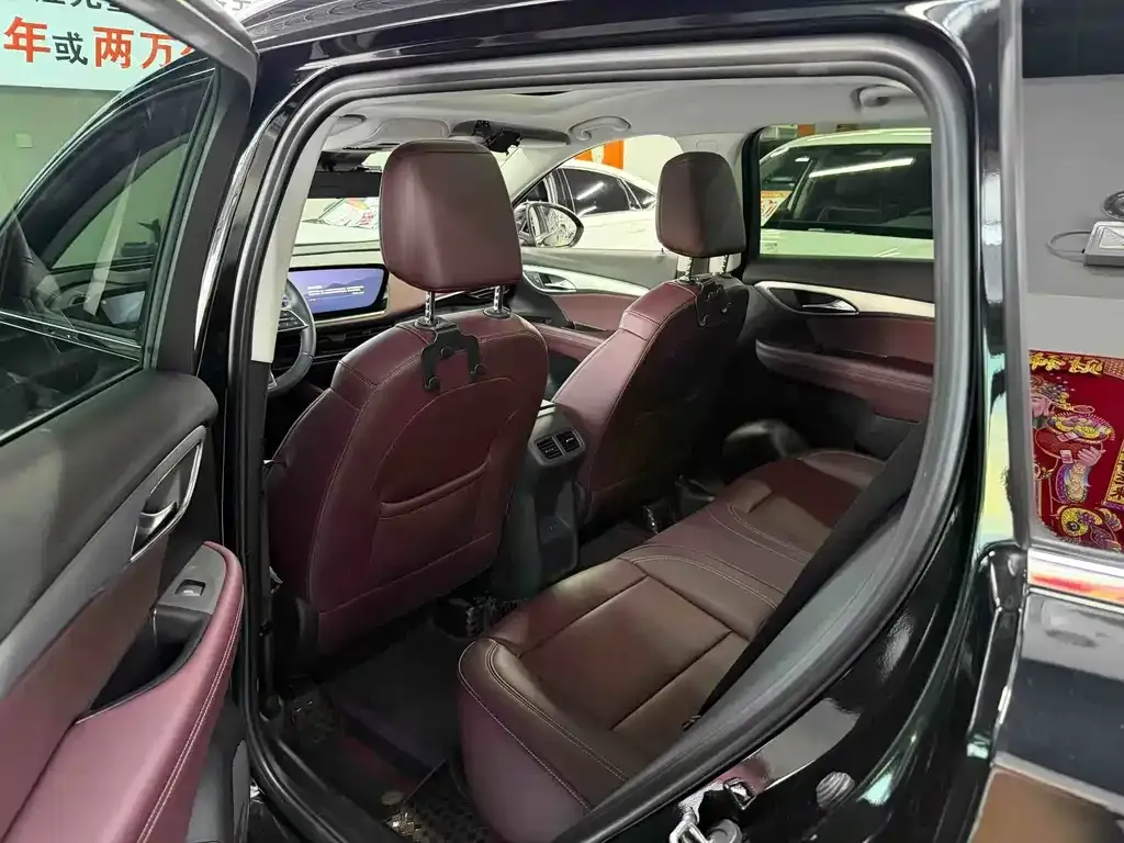 Buick Envision Plus — фото 2