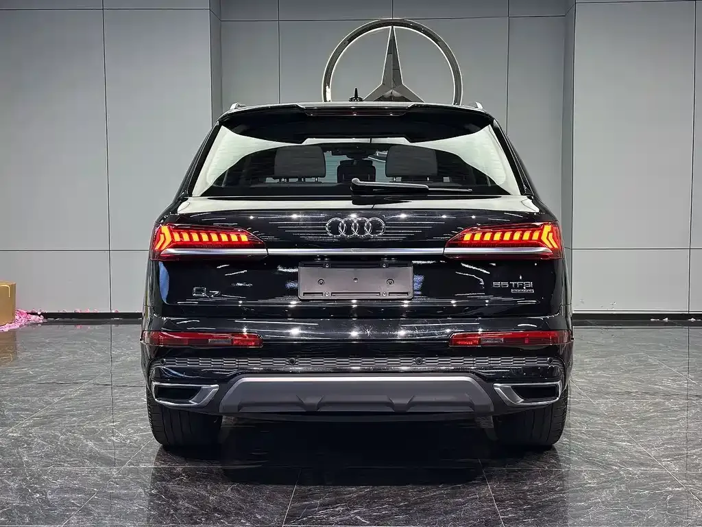 Audi Q7 — фото 2