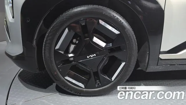 Kia EV3 — фото 4