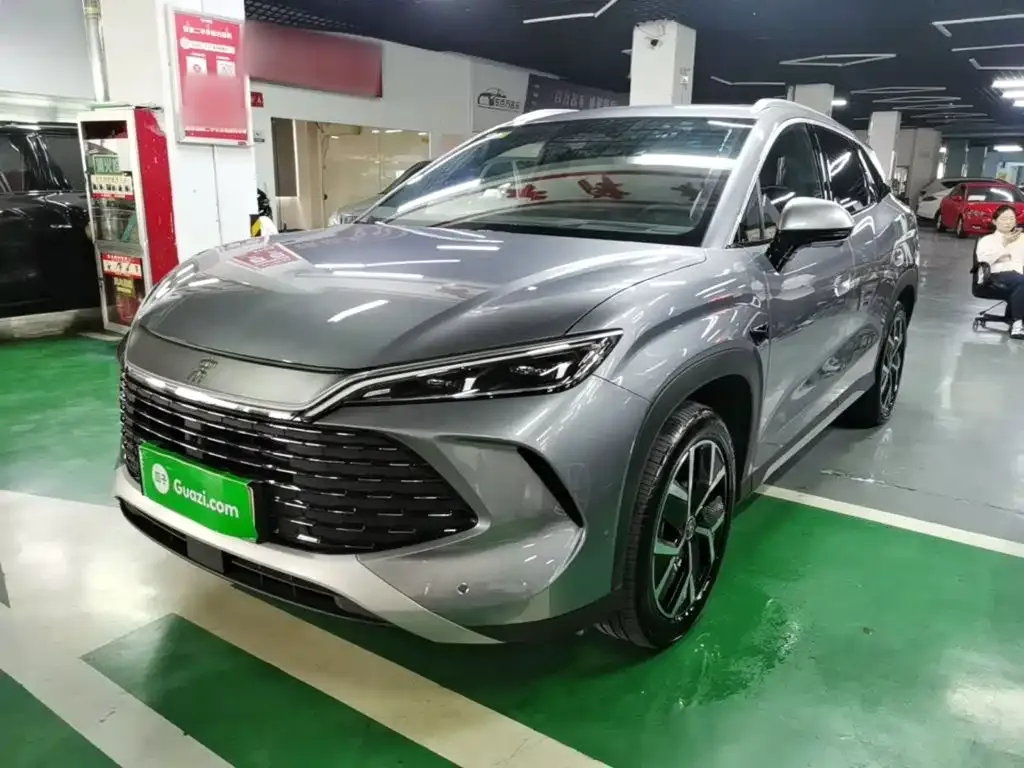 BYD L DM-i — фото 1