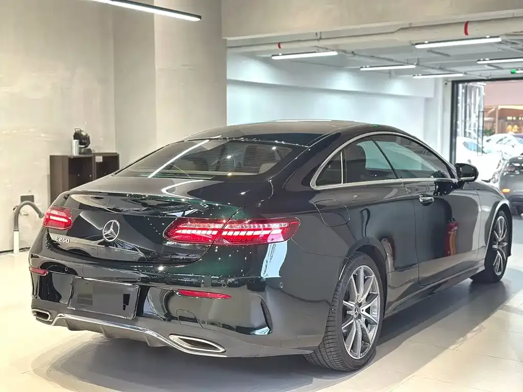 Mercedes-Benz E-Class (Import) — фото 4