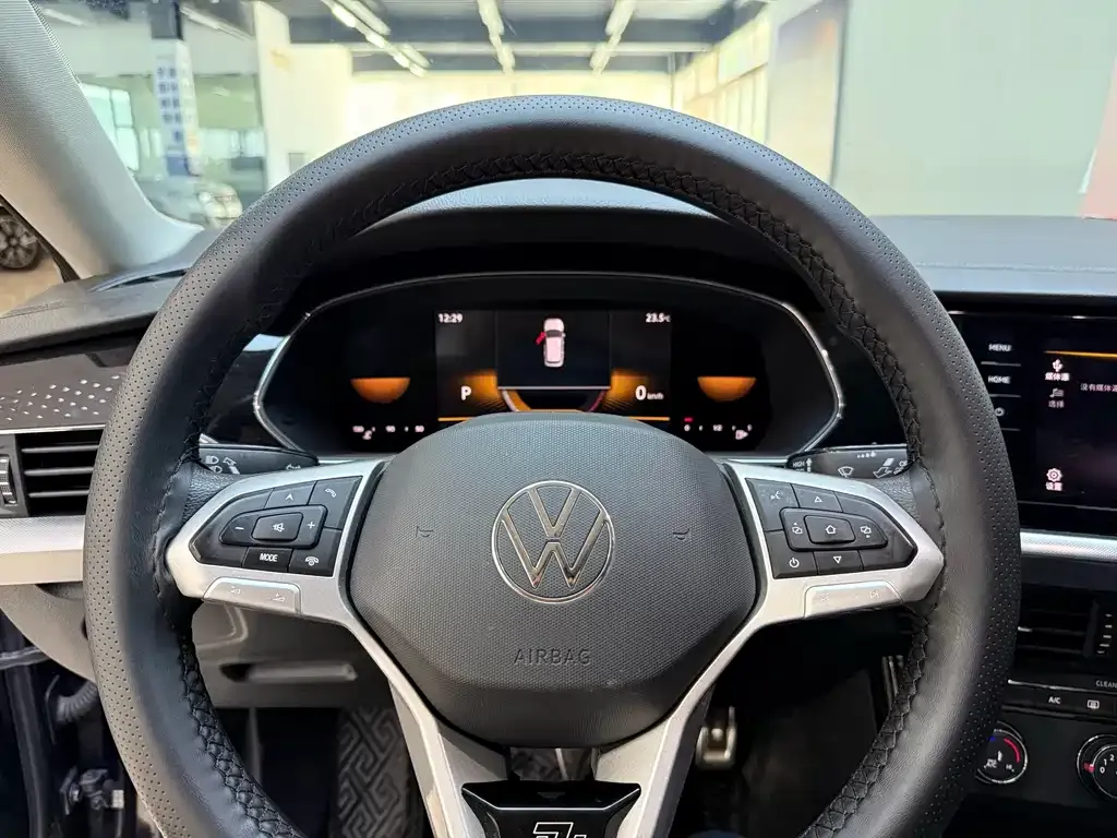 Volkswagen Passat — фото 6