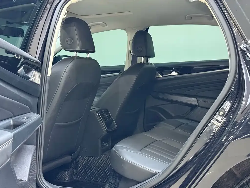Volkswagen Passat — фото 2