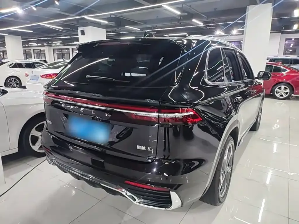 Geely Xingyue L — фото 9